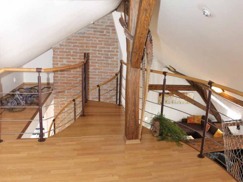 Attic Hastalska Praga