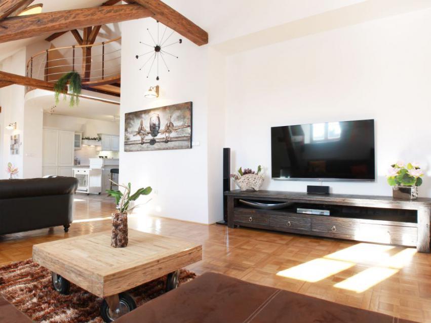 Attic Hastalska Praga